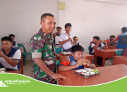 Babinsa Tanah Jawa Dampingi Pembagian Makanan Bergizi Gratis Untuk 3.039 Pelajar,Wujud Kepedulian Pada Generasi Muda